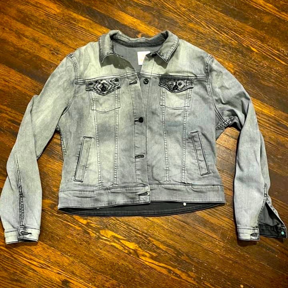 🔴 SOLD LuLaroe Denim jacket.